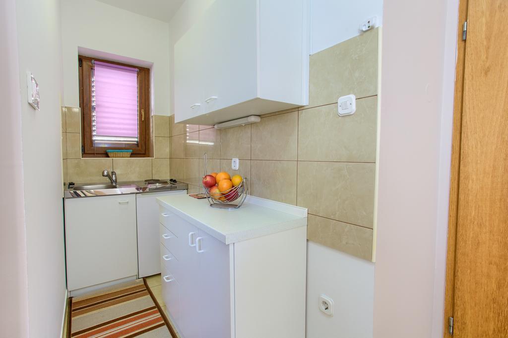 Nadija Studio Apartmani Krk Town Eksteriør billede