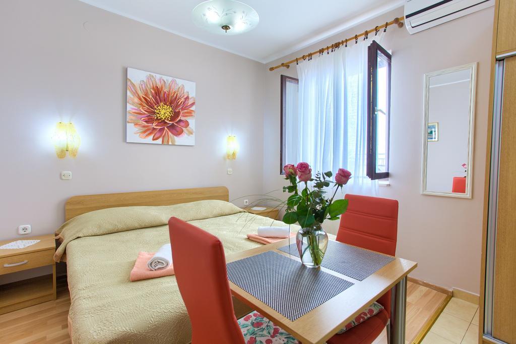 Nadija Studio Apartmani Krk Town Eksteriør billede